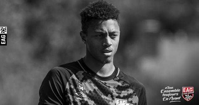 Cầu thủ qua đời ở tuổi 23 vì tai nạn xe hơi