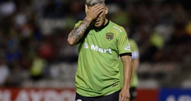 Cầu thủ bị cấm thi đấu 1 năm vì đánh trọng tài