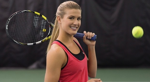 'Hoa khôi quần vợt' đấu giá chính bản thân lên tới 2 tỷ đồng