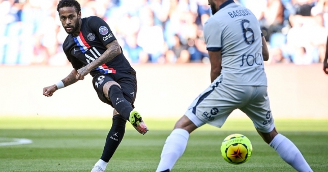 VIDEO: Neymar solo ghi bàn đẳng cấp trước sự chứng kiến của 5.000 khán giả