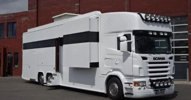 Cận cảnh 'căn nhà' trên chiếc xe tải khổng lồ trị giá 10 tỷ