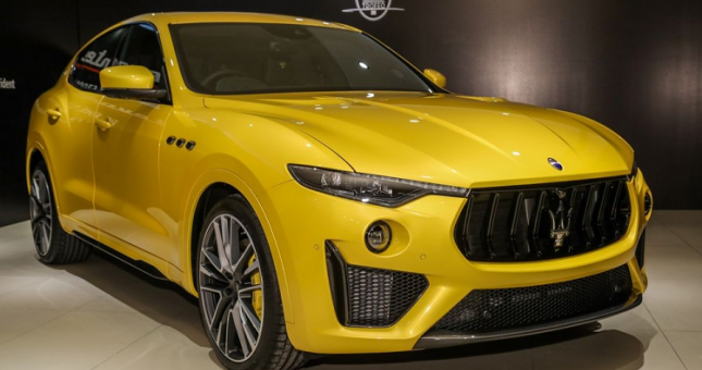 Maserati Levante vừa xuất hiện tại Việt Nam, giá 15 tỷ đồng