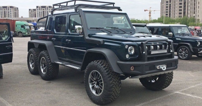 Ô tô Trung Quốc gây sốt khi 'nhái' giống hệt Mercedes