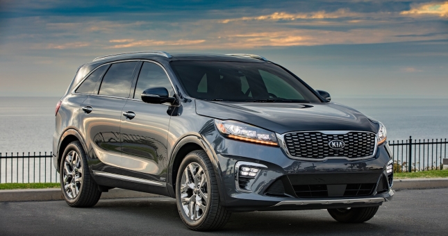 Giá lăn bánh Kia Sorento giảm mạnh sau khi trừ 50% phí trước bạ
