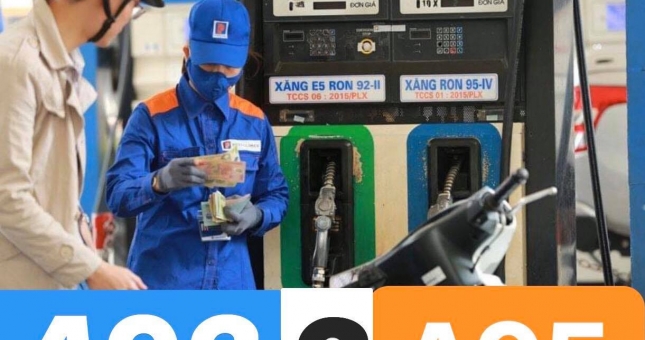 Đi xe máy nên đổ xăng 92 hay 95?