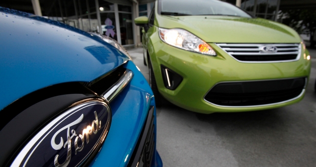 Chưa kịp thể hiện, tài xế bị Mustang cho bay ra khỏi xe khi đang lái