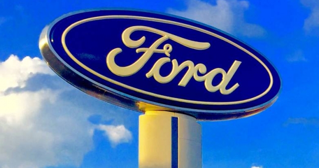 Hàng triệu xe Ford trước nguy cơ bung cửa khi chạy