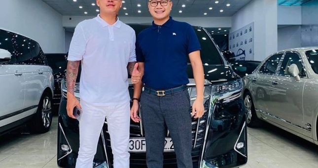 Tuấn Hưng chi 4 tỷ, tậu 'chuyên cơ mặt đất' Toyota Alphard