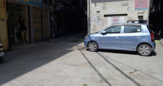 Kinh nghiệm lùi xe trong ngõ hẹp tài xế nên nắm vững