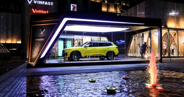 VinFast President được trưng bày tại tòa nhà cao nhất Việt Nam
