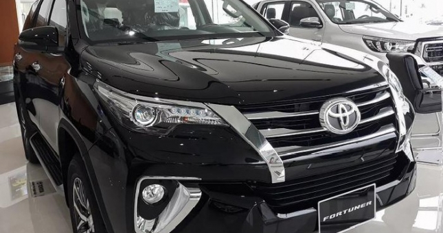 Toyota Fortuner 'full option' cũ giảm kỷ lục hơn 200 triệu VNĐ