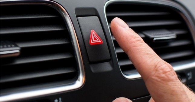 Đèn cảnh báo nguy hiểm: Khi nào nên sử dụng?