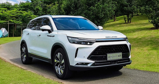 Giá lăn bánh xe 'Tàu' Beijing X7 gây sốt khách Việt tuần qua