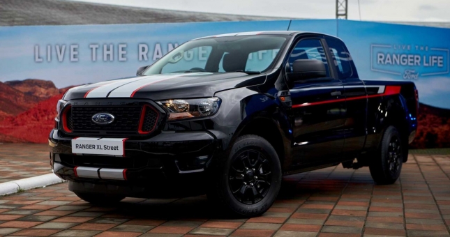 Ford Ranger 2021 rục rịch về Việt Nam, tiếp tục áp đảo đối thủ
