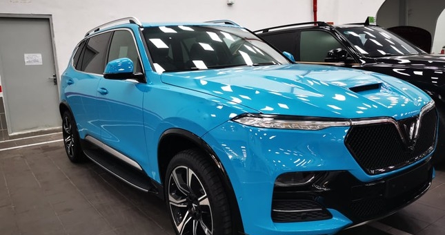 Chủ nhân VinFast President độ màu sơn xe độc lạ