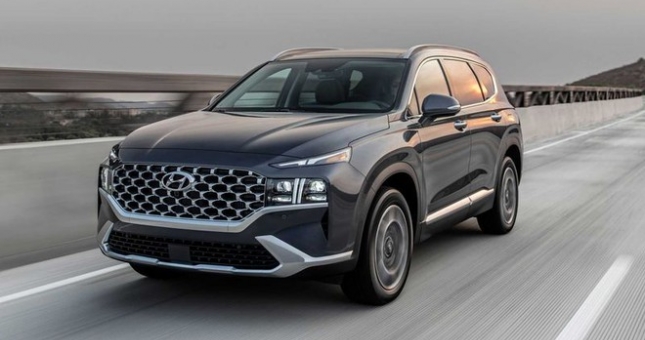 Hyundai SantaFe 2021 bất ngờ tăng giá, đắt hơn bản cũ khi về VN?