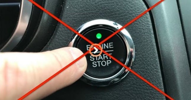 Điều gì xảy ra nếu ấn nút khởi động khi ô tô đang chạy?
