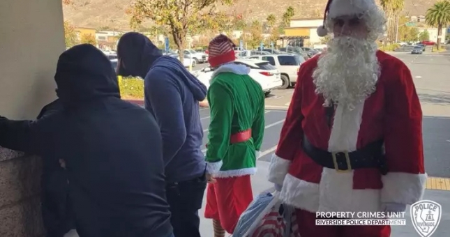 Mặc đồ ông già Noel, cảnh sát bắt sống tên trộm ô tô