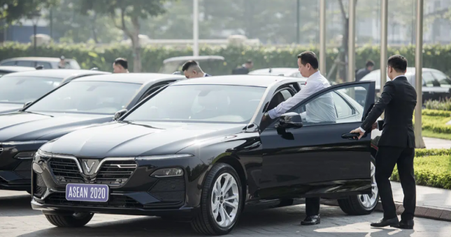 VinFast thanh lý lô 393 xe phục vụ ASEAN, bán 'đắt như tôm tươi'