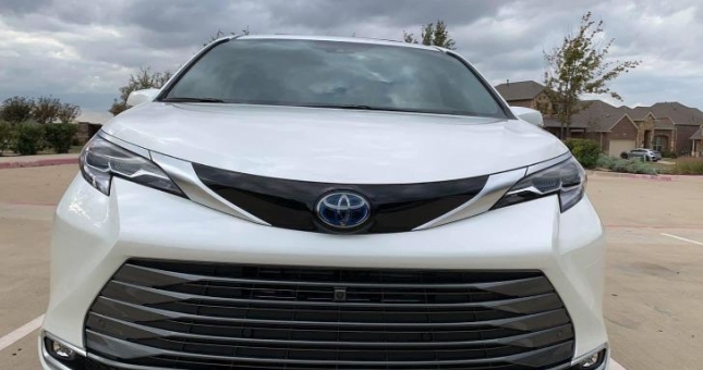 Toyota Sienna 2021 gần về Việt Nam, đang thử nghiệm va chạm