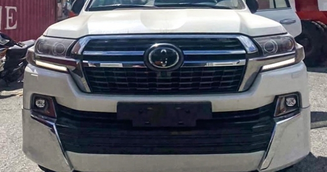 Toyota Land Cruiser 2021 xuất hiện 'bất thình lình' tại Việt Nam