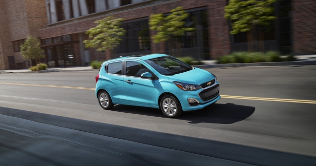 Chevrolet Spark 2021 giá chỉ 310 triệu, 'đối cứng' của Fadil, Morning