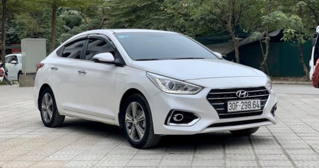 Hyundai Accent cũ tiếp tục xuống giá do độ 'hot' của bản mới