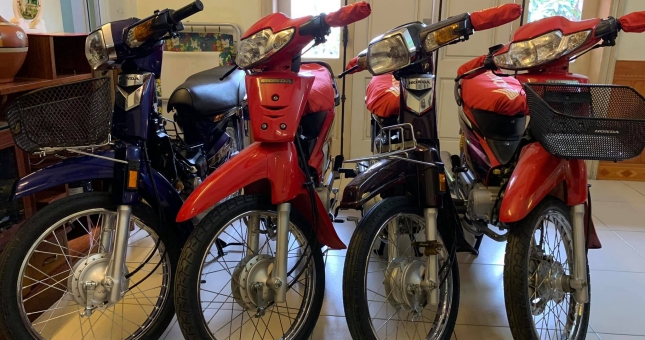 Chiếc Wave Alpha 2005 màu đỏ cờ có giá 'sốc' 150 triệu đồng 