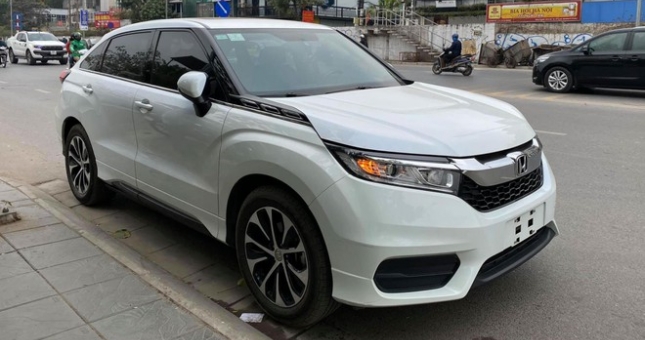 'Đàn anh' của Honda CR-V bất ngờ lộ diện trên phố Hà Nội