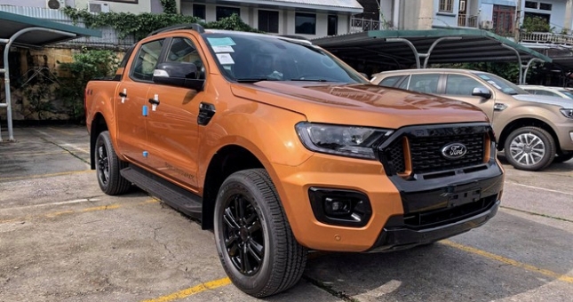 'Vua bán tải' giảm giá 20 triệu đồng, đe nẹt Toyota Hilux