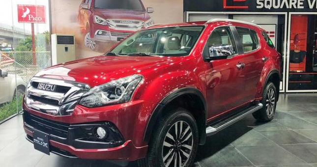 Đối thủ Toyota Fortuner ưu đãi hơn 100 triệu đồng hết tháng 2