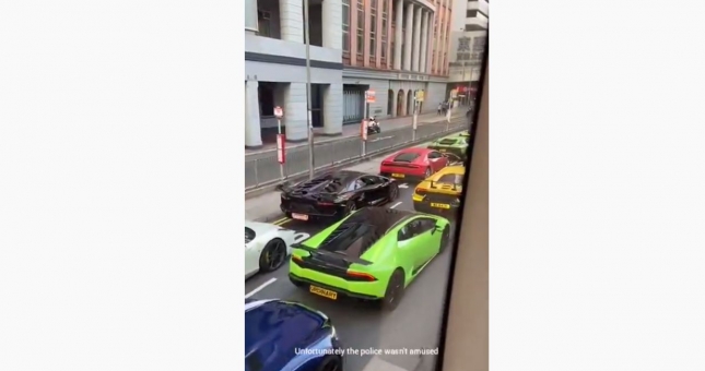 Video: Loạt siêu xe cực đẹp bất ngờ bị cảnh sát chặn lại