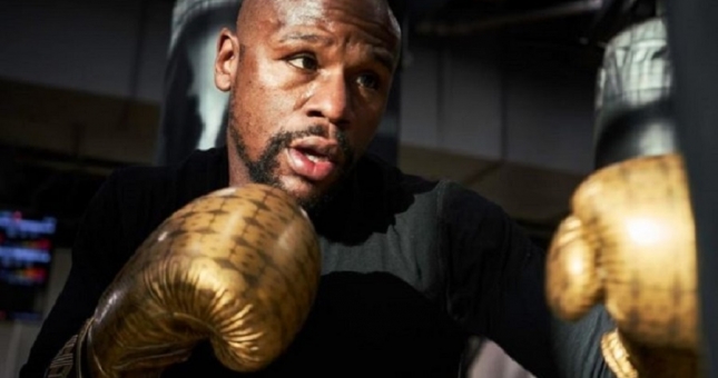 Tập luyện lúc 2 giờ sáng, Mayweather đang chuẩn bị trở lại?