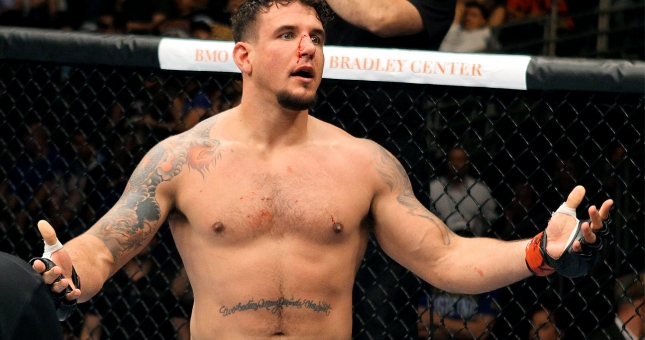 Cựu vô địch UFC gia nhập giải Boxing tay trần