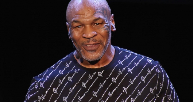 Mike Tyson vẫn rơi nước mắt khi nhắc đến con gái