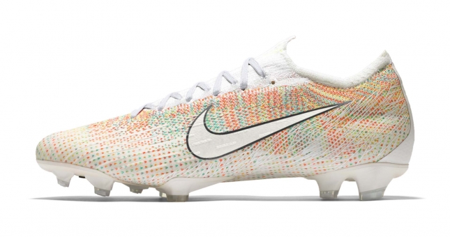 Nike ra mắt giày Mercurial Vapor 12 cho phép người mua tự phối màu