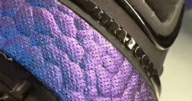 Ultra Boost 20 lộ ảnh với đệm màu tím cực lạ theo chủ đề vũ trụ