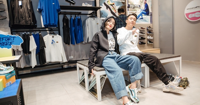 Phối đồ với giày thể thao 'cá tính' như Châu Bùi