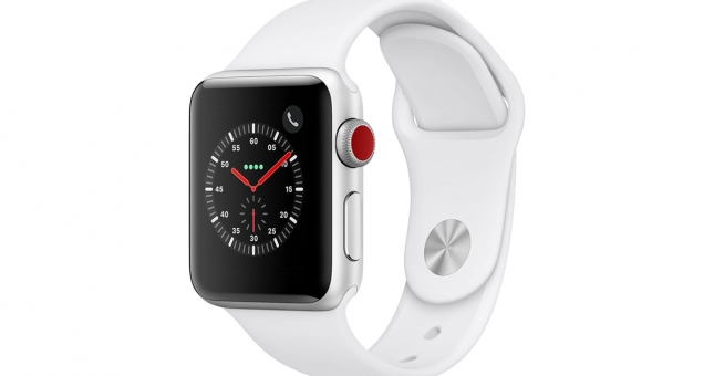 6 đồ thể thao Hitech giảm giá hấp dẫn Cyber Monday hôm nay