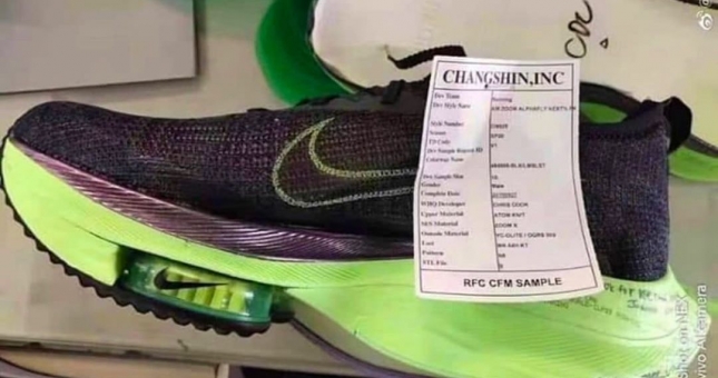 Lộ ảnh mẫu siêu giày Nike Alpha Fly đi vào sản xuất