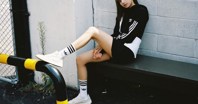 Sau G-Dragon, Lisa của Black Pink có thể ra giày riêng