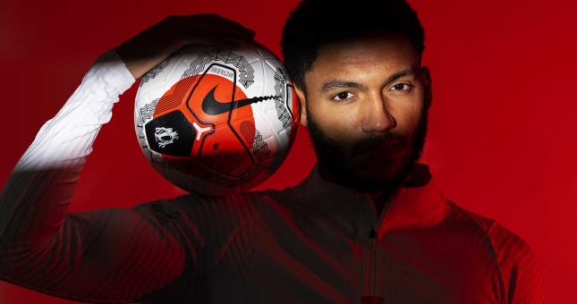 Lần đầu tiên giải Ngoại hạng Anh dùng 3 trái bóng 1 mùa