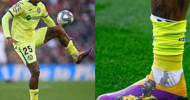 Cựu sao Chelsea tưởng niệm Kobe Bryant với đôi giày đặc biệt