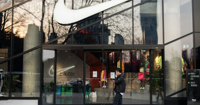 Doanh số trực tuyến của Nike tăng 36% giữa bão Covid-19