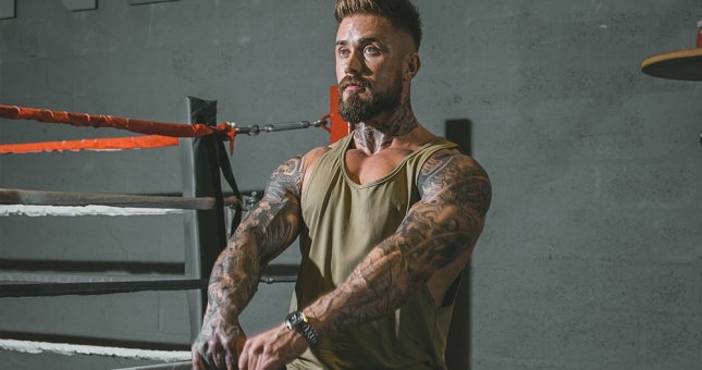 Bài tập tăng cơ ngực tại nhà kết hợp tạ đơn và hít đất