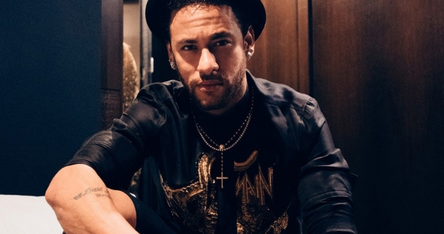 Neymar ra giày sneaker sang chảnh cùng Nike 