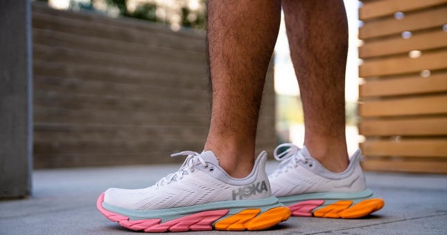 Hoka One One ra mắt giày hỗ trợ gót đầy sáng tạo