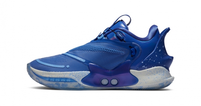 Giày tự động thắt dây Nike Adapt BB 2.0 có màu xanh hiện đại