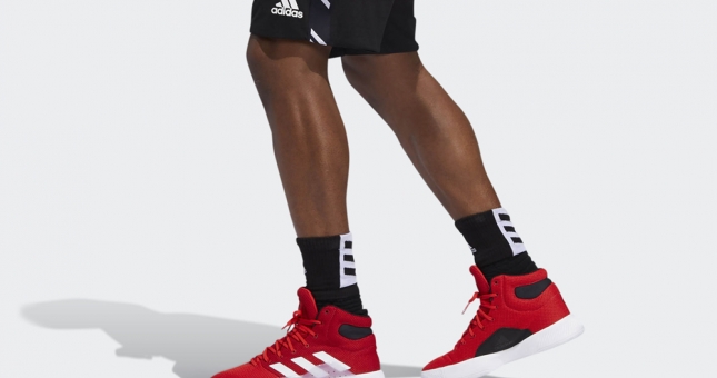 5 màu dễ phối đồ nên chọn khi mua giày thể thao 