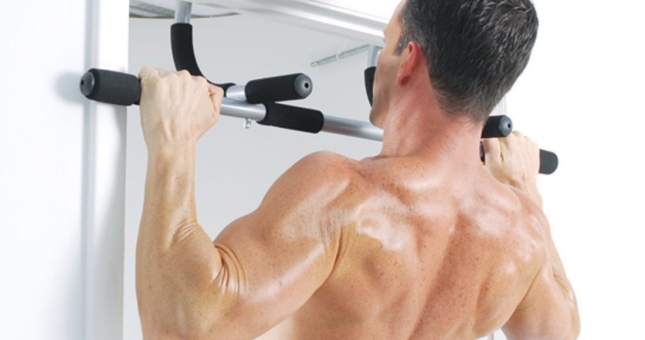 Cách hít xà đơn chuẩn để cơ xô khỏe, to nhanh